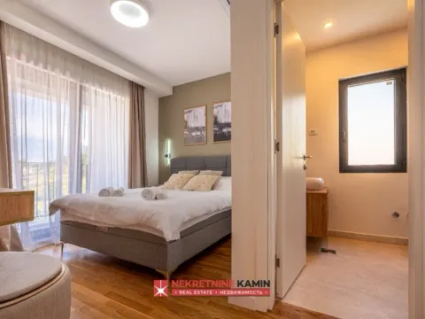 Prodaja, kuća, 250m², Tivat, Crna Gora - image 2