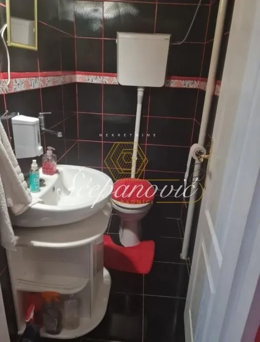 Prodaja, trosoban stan, 88m², Centar, Novi Sad