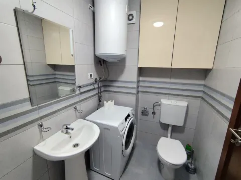 Izdavanje, jednosoban stan, 48m², Tuški Put, Podgorica - image 8