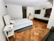 Izdavanje, četvorosoban stan, 220m², Gorica C, Podgorica - image 5