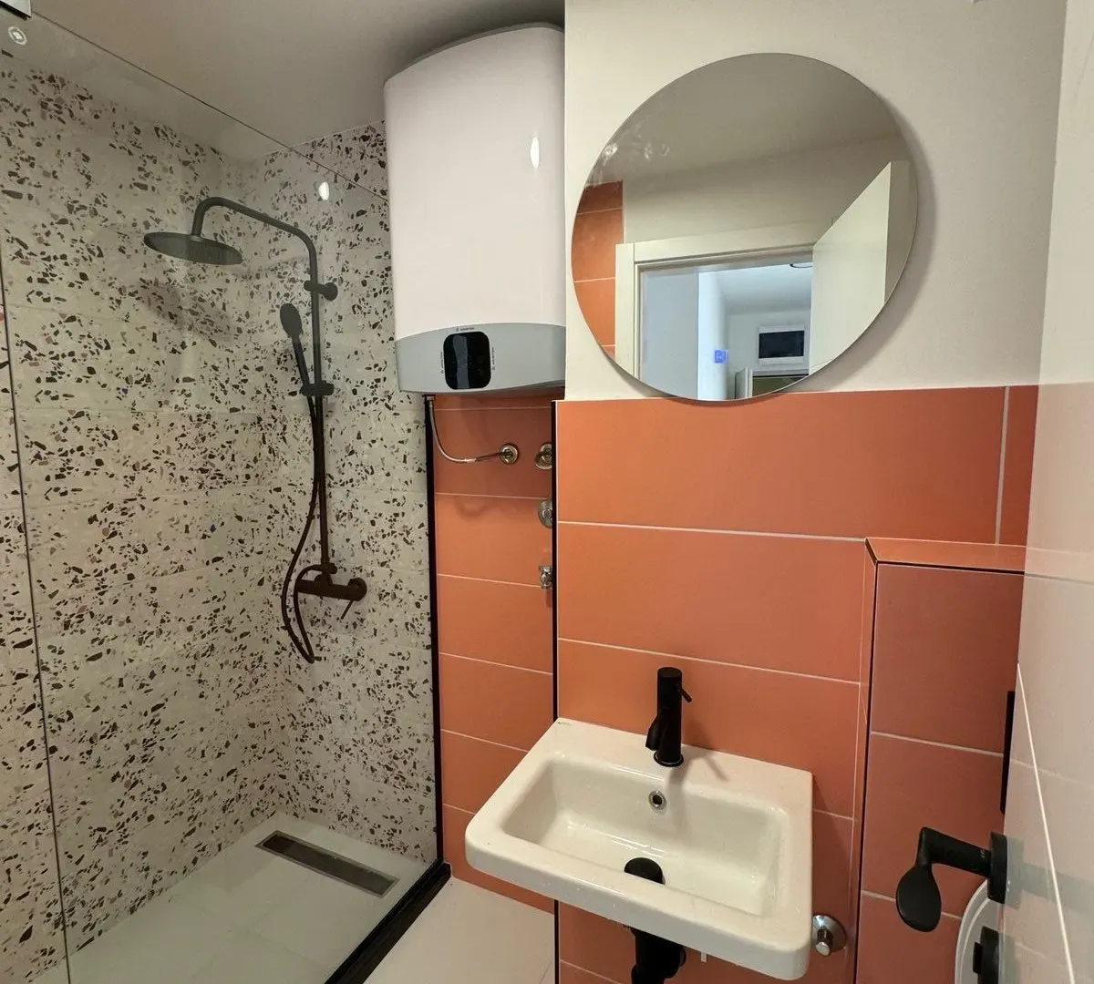 Izdavanje, dvosoban stan, 66m², Zabjelo, Podgorica