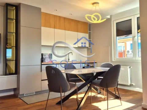 Stan in Bulevar Evrope