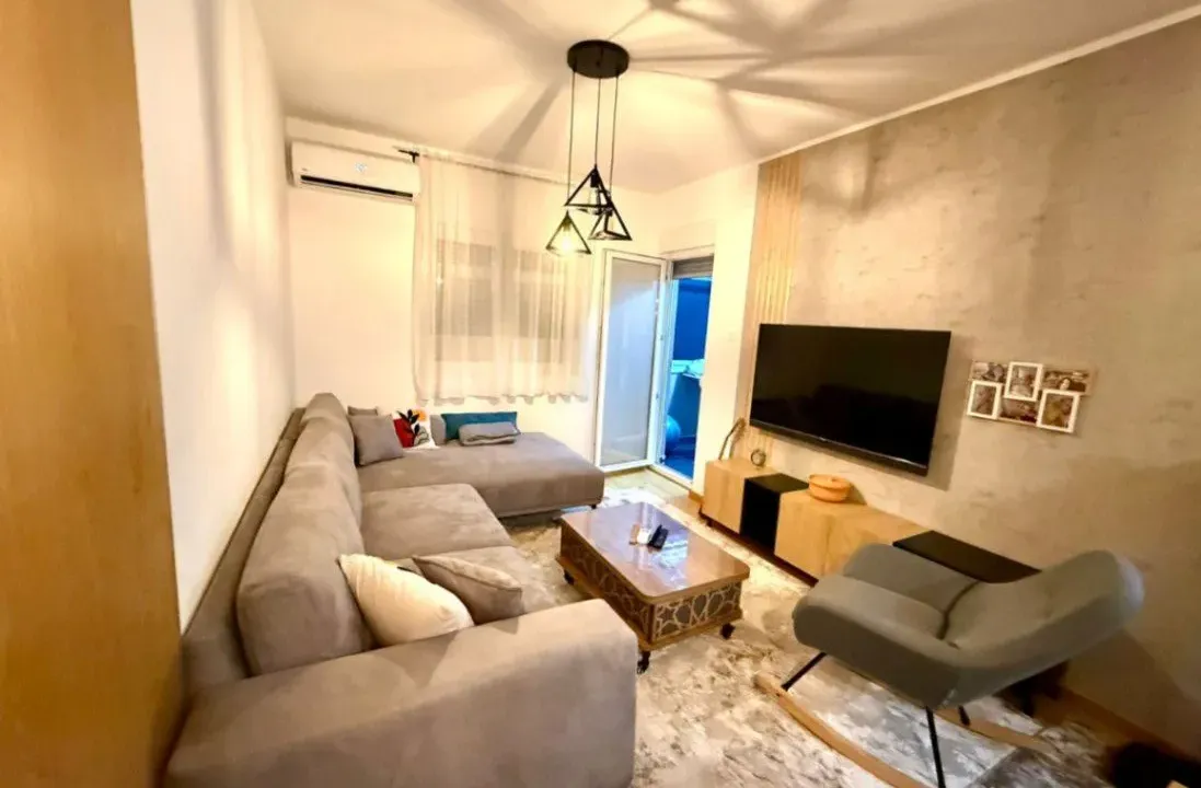 Izdavanje, jednosoban stan, 45m², Ljubović, Podgorica