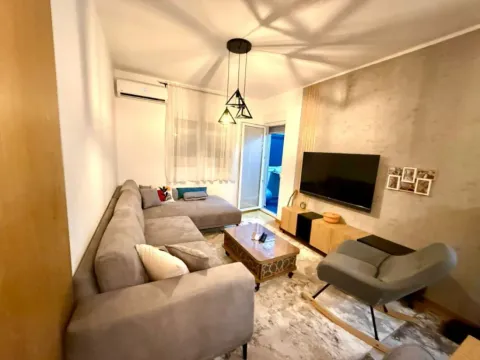 Izdavanje, jednosoban stan, 45m2, Ljubović, Podgorica Izdavanje, jednosoban stan, 45m2, Ljubović, Podgorica