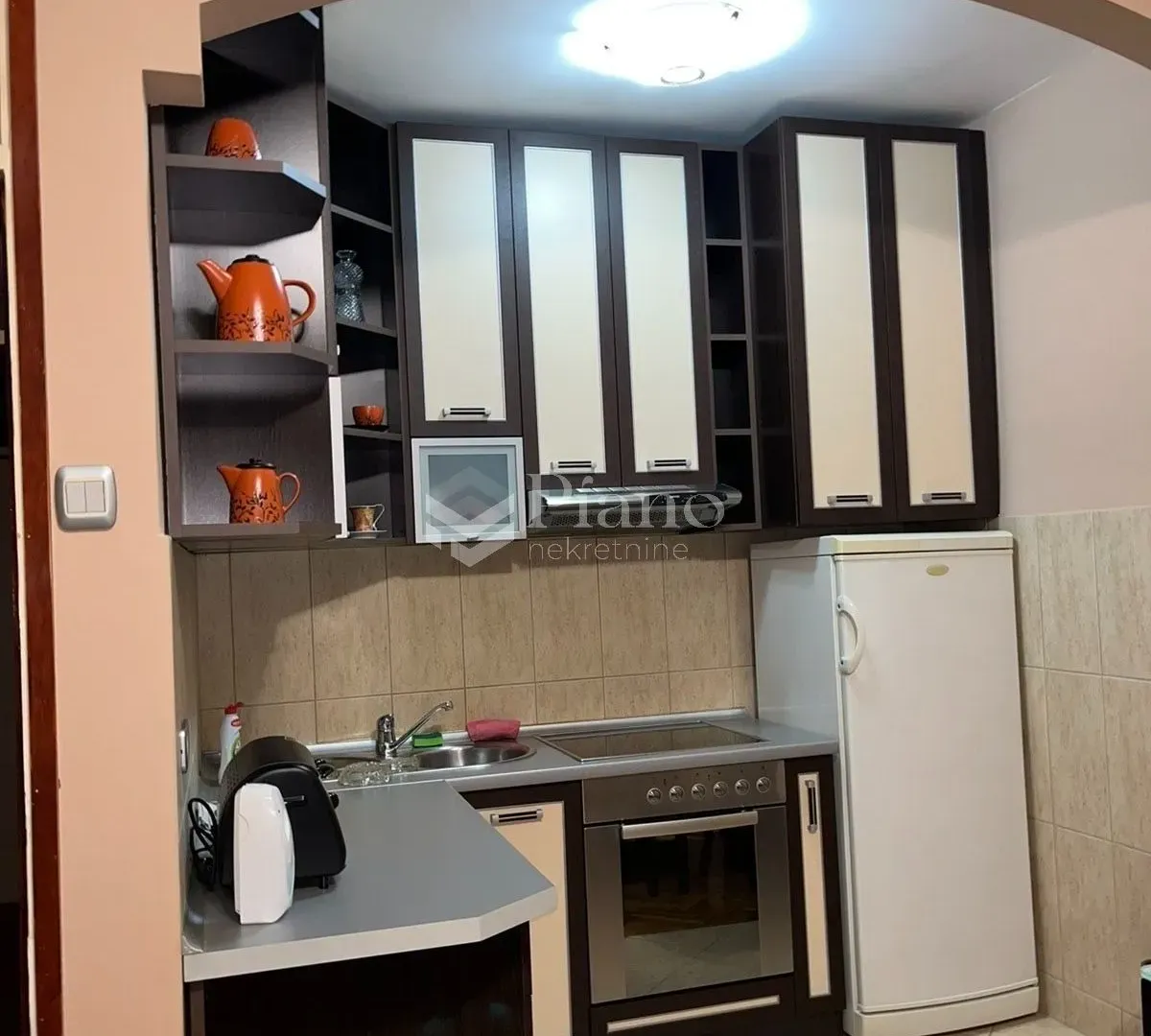 Izdavanje, dvosoban stan, 65m², Zagorič, Podgorica