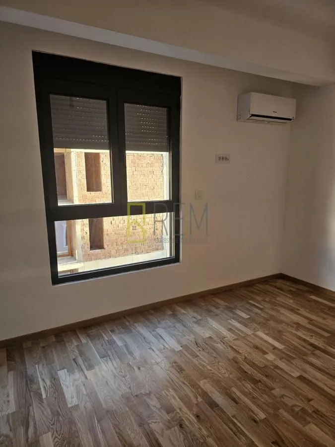 Sale, two bedroom apartment, 69m², Šušanj, Bar