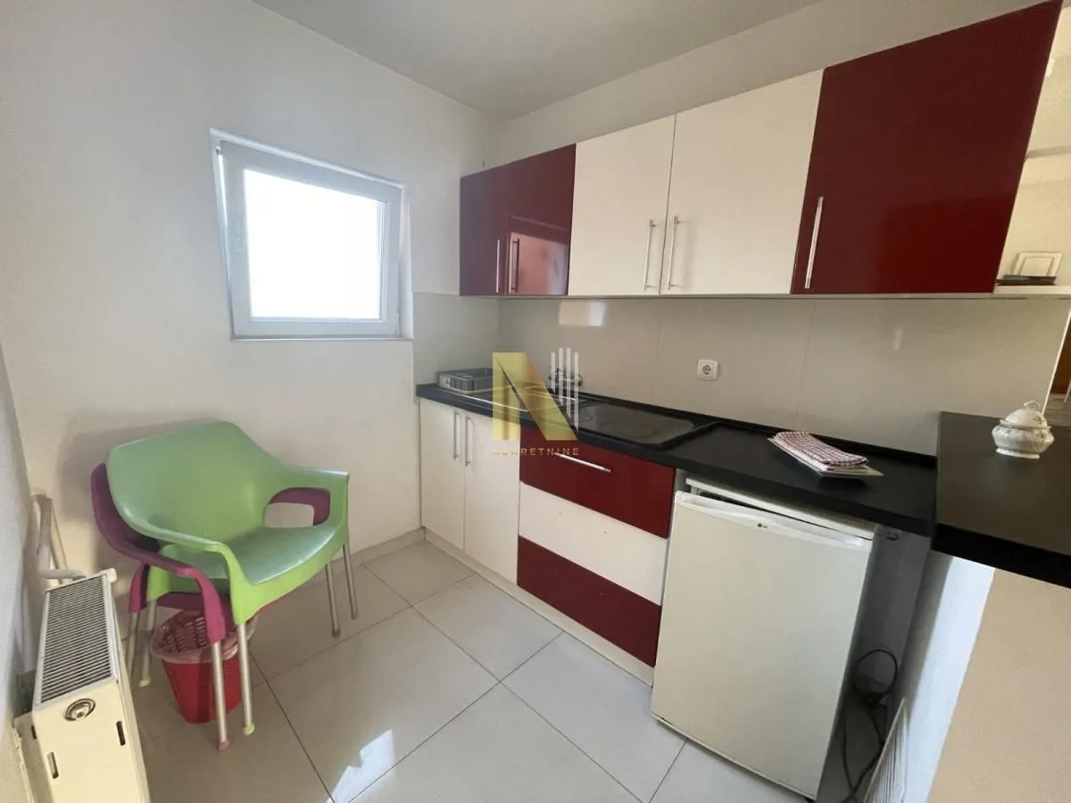 Izdavanje, trosoban stan, 65m², Petrovaradin, Novi Sad