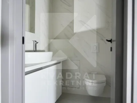 Izdavanje, poslovni prostor, 120m², New City, Podgorica - image 12