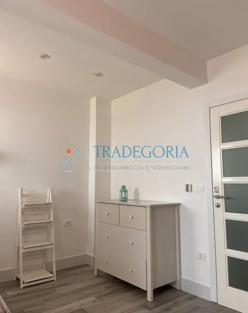 Prodaja, četvorosoban stan, 222m², Dobra Voda, Bar