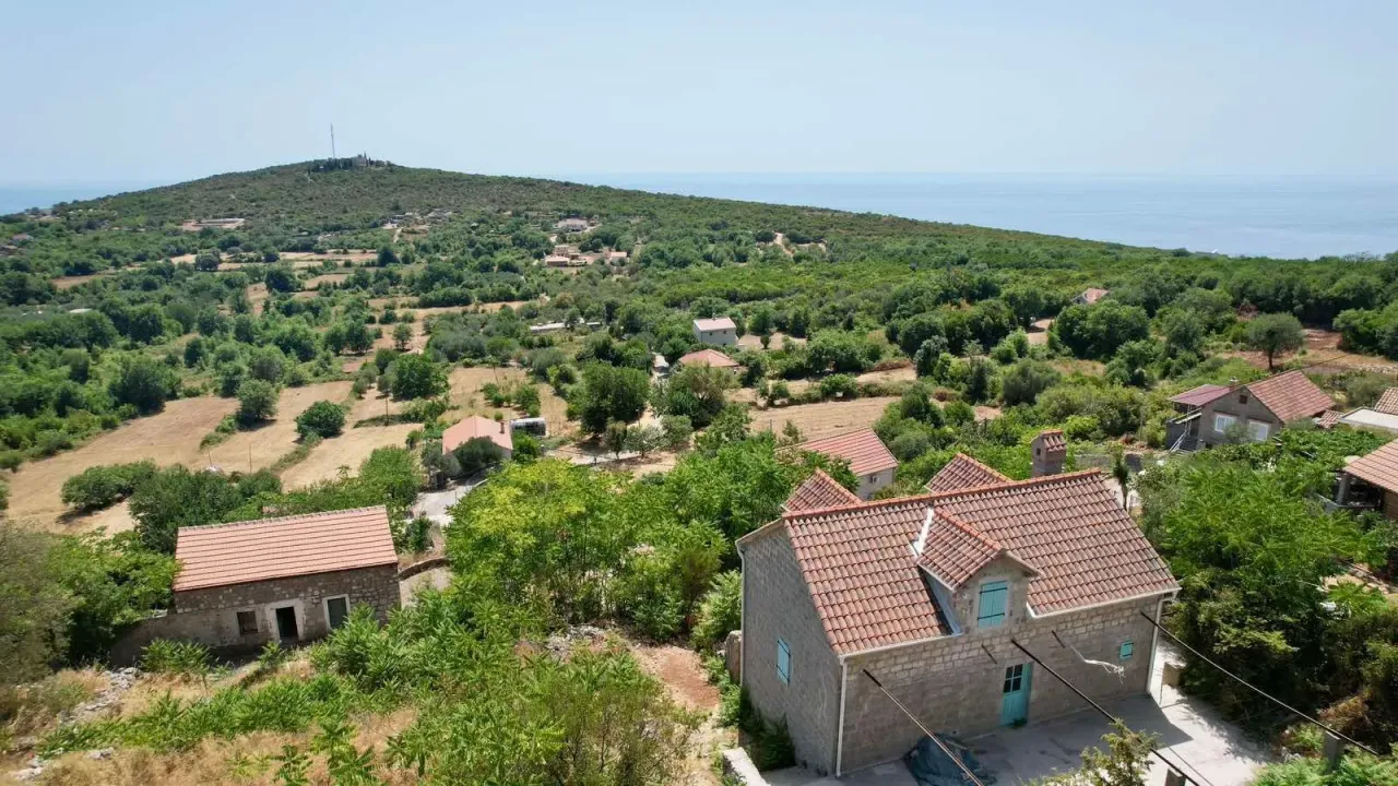 Prodaja, kuća, 138m², Zagora, Kotor