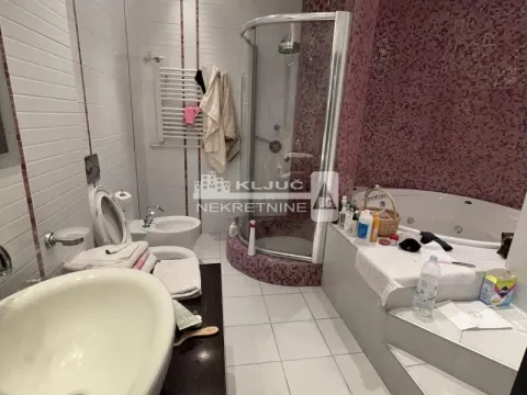 Sale, apartment, 340m², Kalenić Pijaca, Vračar Sve Podlokacije - image 13