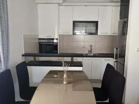 Izdavanje, dvosoban stan, 76m², Seljanovo, Tivat - image 4