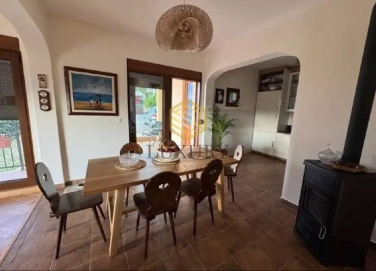 Rent, house, 256m², Masline, Podgorica
