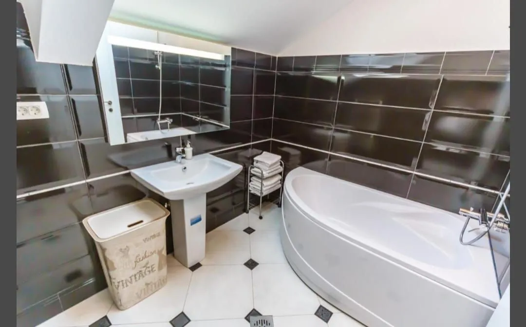 Rent, two bedroom apartment, 120m², Petrovac, Budva