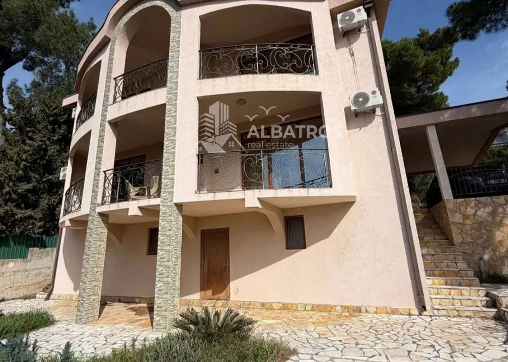 Prodaja, kuća, 240m², Bar, Crna Gora