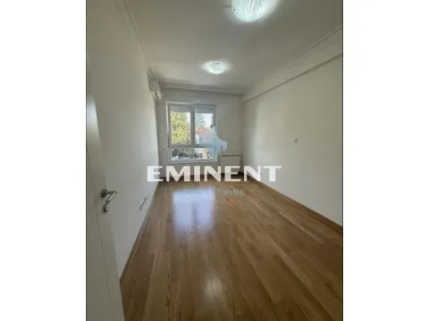 Izdavanje, četvorosoban stan, 155m², Savski Venac, Beograd - image 10