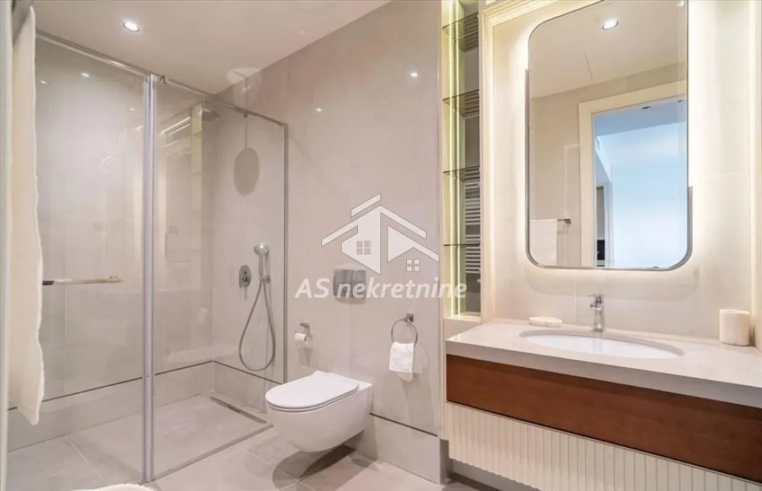Izdavanje, dvosoban stan, 70m², Savski Venac, Beograd