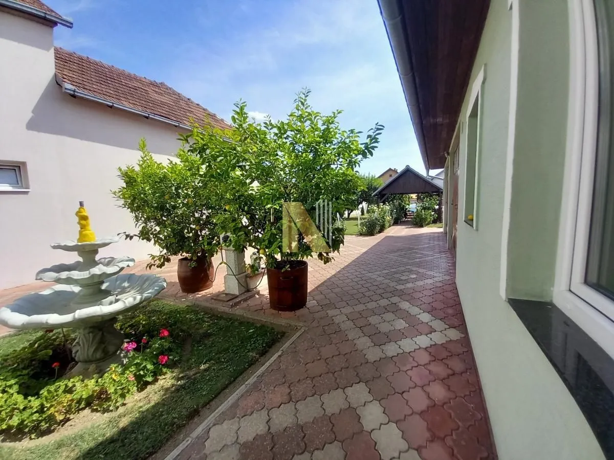 Prodaja, kuća, 272m², Bela Palanka, Srbija