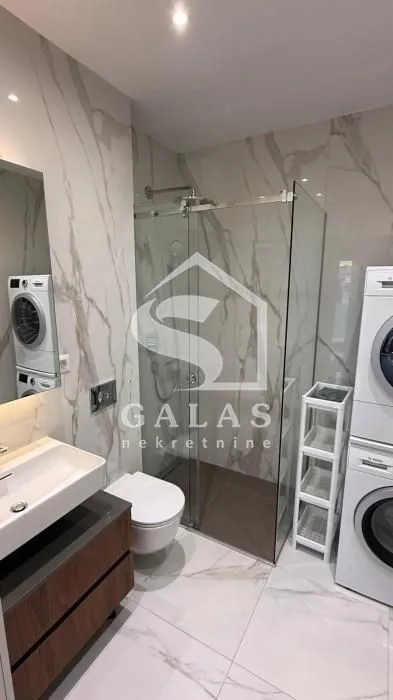 Sale, three bedroom apartment, 78m², Neimar, Vračar Sve Podlokacije