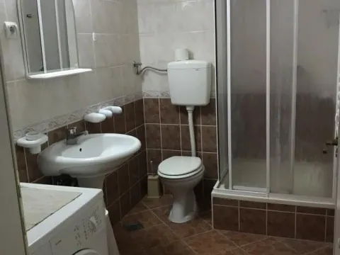 Izdavanje, dvosoban stan, 50m², Centar, Novi Sad - image 11