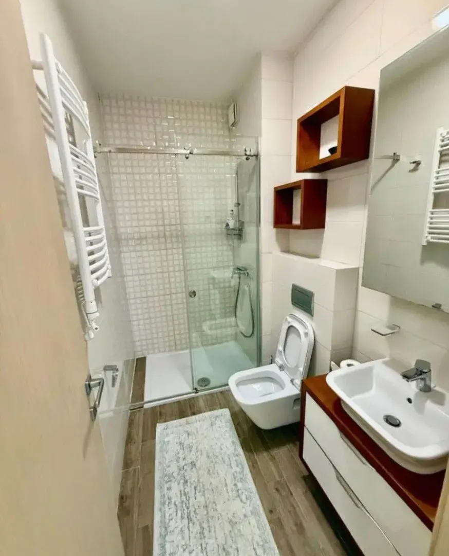 Izdavanje, trosoban stan, 100m², City Kvart, Podgorica