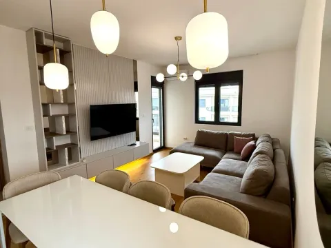 Prodaja, dvosoban stan, 53m², City Kvart, Podgorica - image 1