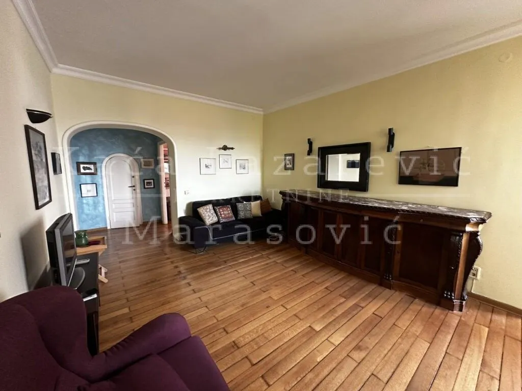 Izdavanje, dvosoban stan, 71m², Savski Venac, Beograd