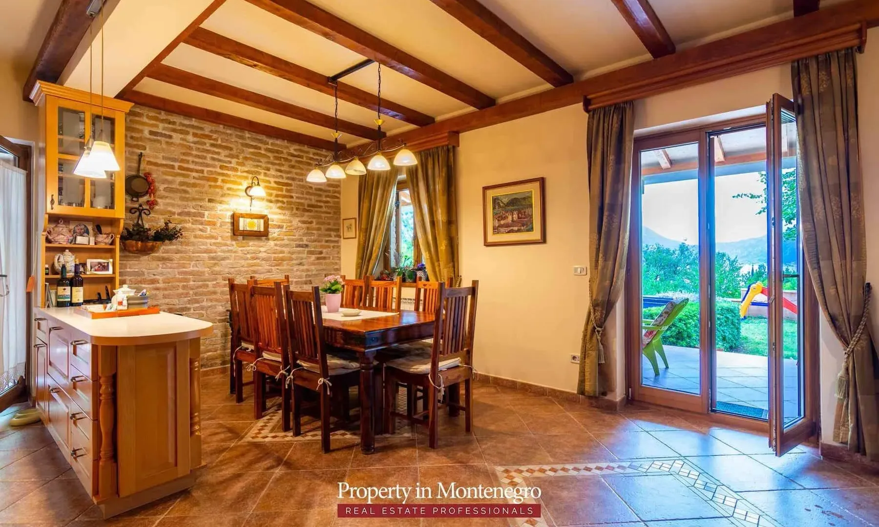 Prodaja, kuća, 303m², Orahovac, Kotor
