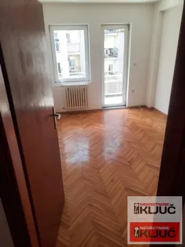 Izdavanje, trosoban stan, 69m², Bulevar Oslobodjenja, Novi Sad Sve Podlokacije - image 2