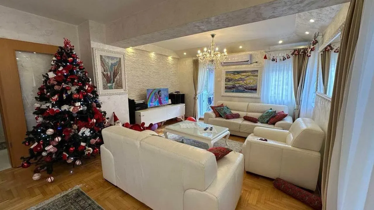 Prodaja, dvosoban stan, 90m², Budva, Crna Gora