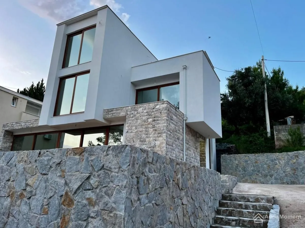 Sale, house, 292m², Šušanj, Bar