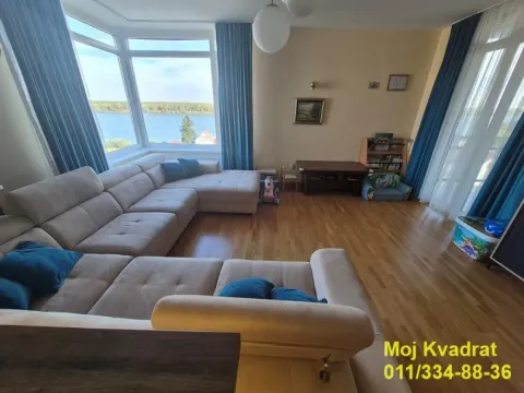 Stan in Novi Banovci