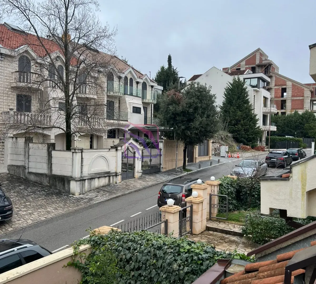 Prodaja, kuća, 400m², Gorica C, Podgorica