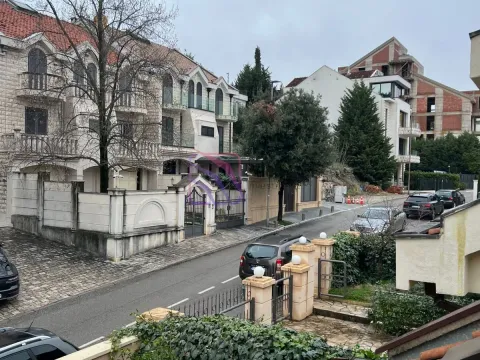 Prodaja, kuća, 400m², Gorica C, Podgorica - image 13