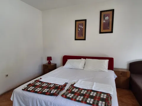 Daily-rent, studio apartment, 29m², Podkošljun, Budva - image 2