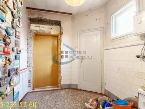 Prodaja, trosoban stan, 77m², Stari Grad, Beograd - image 9