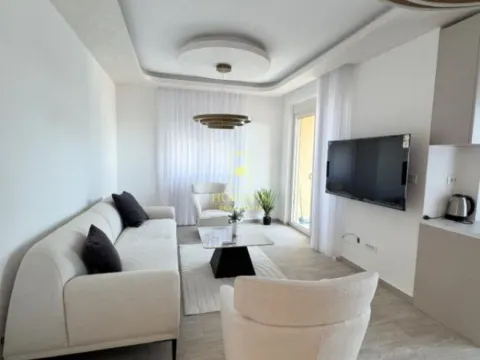 Sale, two bedroom apartment, 74m², Bečići, Budva