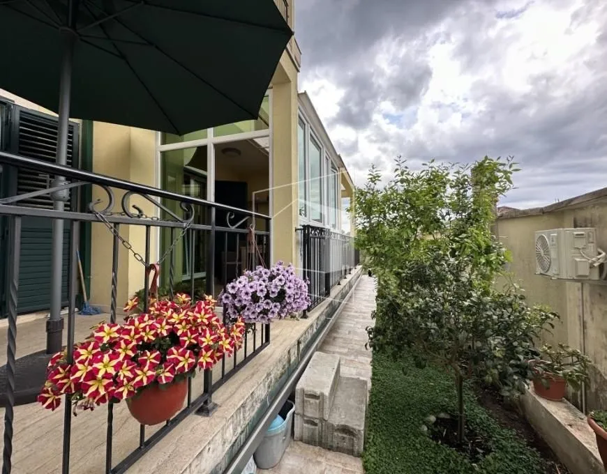 Prodaja, jednosoban stan, 54m2, Kalimanj, Tivat