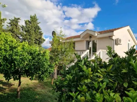 Izdavanje, dvosoban stan, 72m², Kalimanj, Tivat - image 11