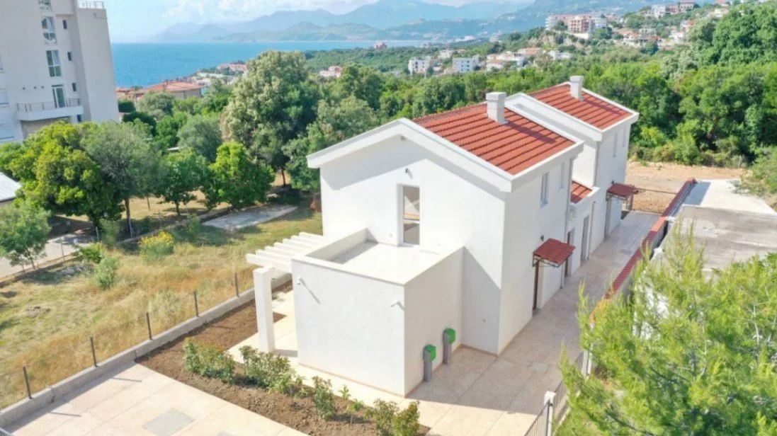 Sale, house, 184m², Hladna Uvala, Bar