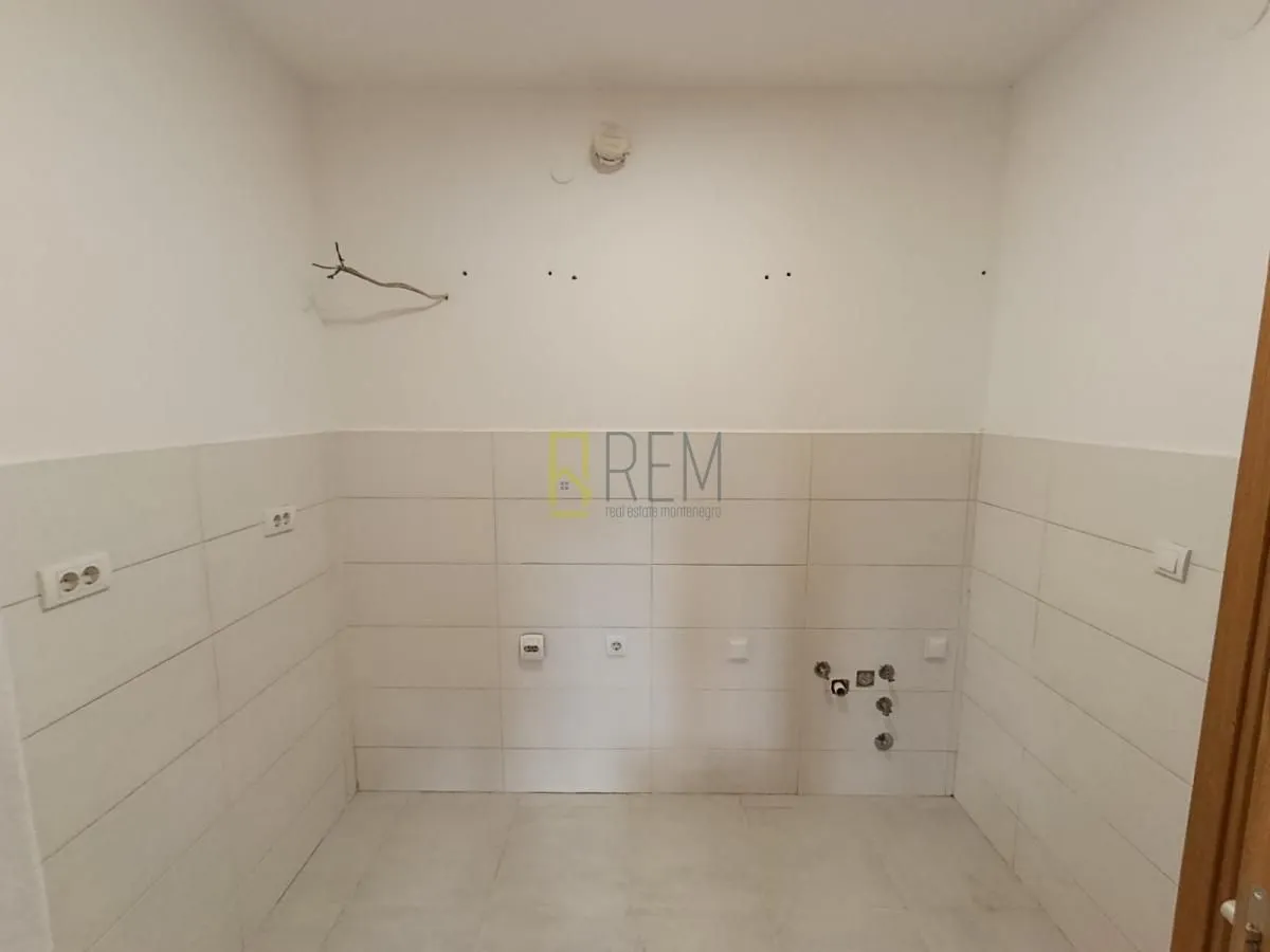 Prodaja, jednosoban stan, 43m², Blok 9, Podgorica