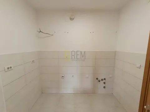 Prodaja, jednosoban stan, 43m², Blok 9, Podgorica - image 3