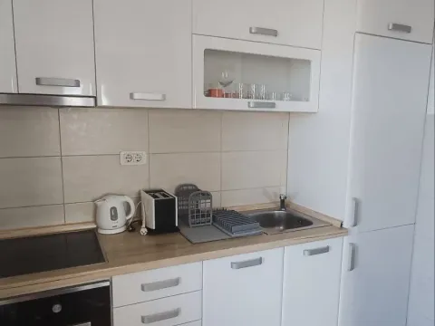 Izdavanje, jednosoban stan, 45m², City Kvart, Podgorica - image 5