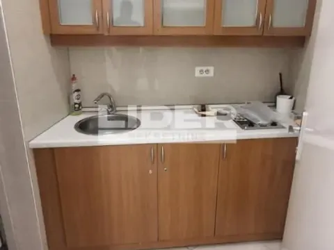 Izdavanje, poslovni prostor, 56m², Stari Grad, Beograd - image 4