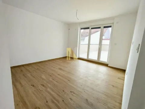 Izdavanje, poslovni prostor, 37m², Telep, Novi Sad Sve Podlokacije