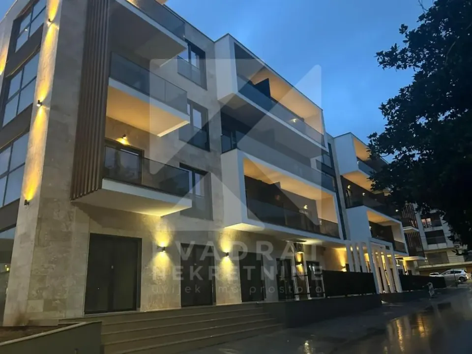 Sale, office space, 80m², Momišići, Podgorica