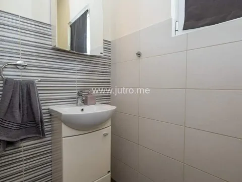 Izdavanje, kuća, 200m², Gorica, Danilovgrad - image 4