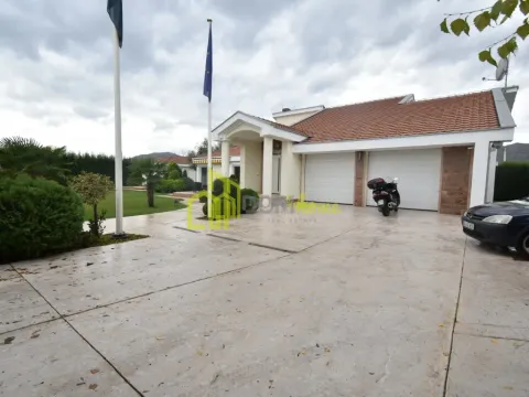 Prodaja, kuća, 212m², Donji Kokoti, Podgorica - image 2
