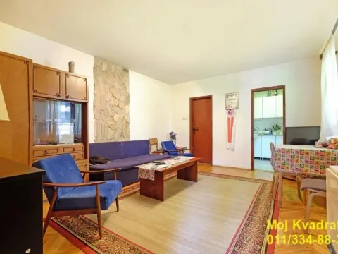 Prodaja, kuća, 250m², Dušanovac, Voždovac Sve Podlokacije - image 14