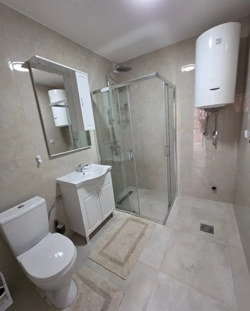 Izdavanje, jednosoban stan, 60m², Tološi, Podgorica